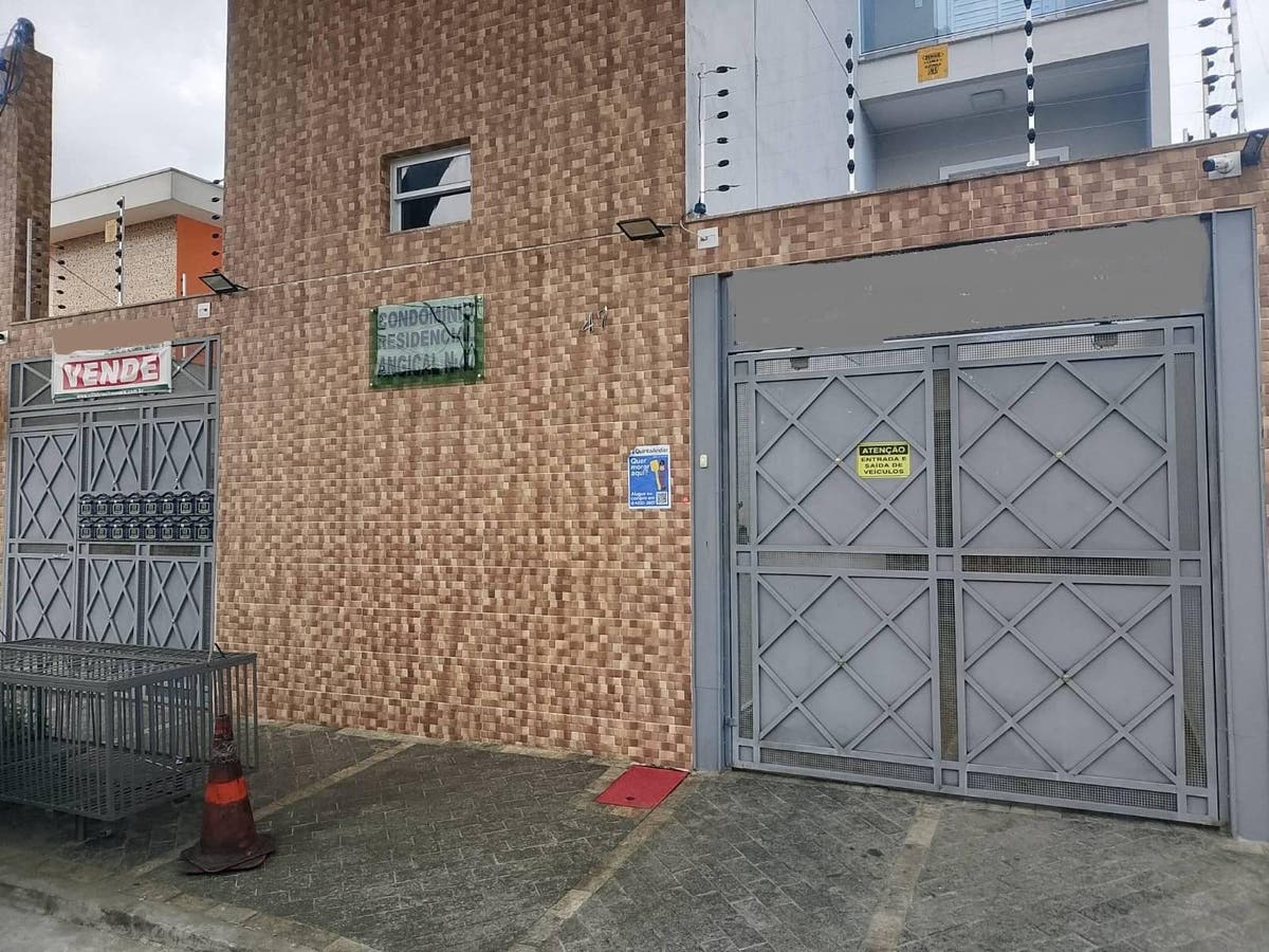 Estilo arquitetônico: Modernismo urbano compacto.