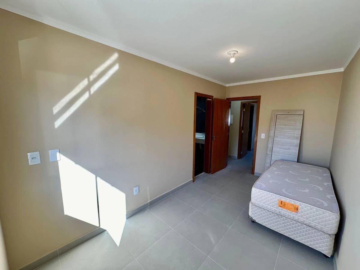 Sobrado à venda, Forquilhas, São José, SC - Sobrado em Forquilhas, São José - à venda - Madri Imóveis ltda