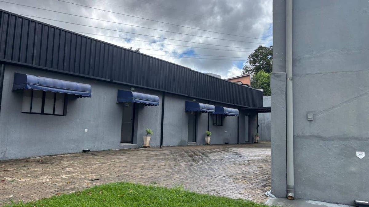 Galpão Industrial 425m² Vila Maringá Jundiaí - Esquina com Alta Visibilidade - Galpão em Vila Maringá, Jundiaí - para locação e à venda - Entry Imob
