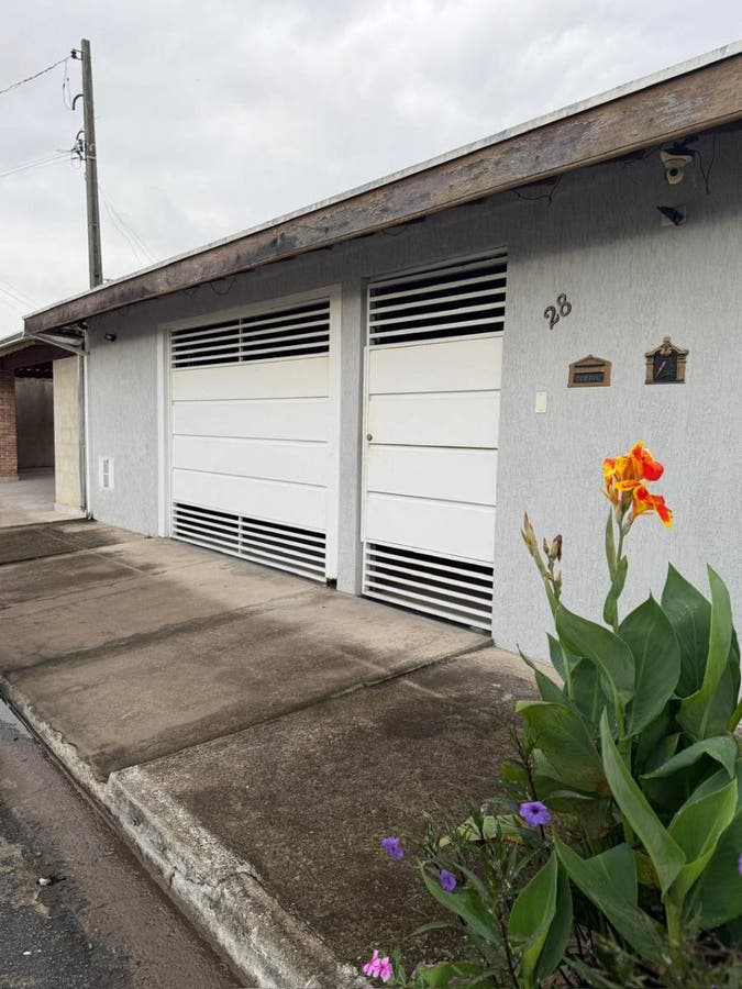 Casa com 3 Quartos à Venda, Jardim Marieta Aparecida Azeredo - Pindamonhangaba - Casa em Jardim Marieta Aparecida Azeredo, Pindamonhangaba - à venda - EDSON DERRICO IMOVEIS LTDA