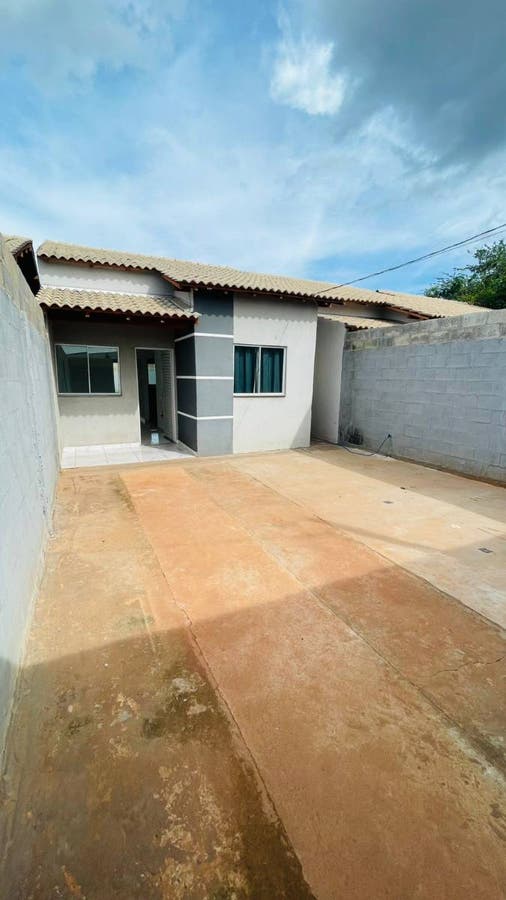 Vende-Se Casa com Varanda em Várzea Grande - Casa em Jardim Ouro Verde, Várzea Grande - à venda - Prime House Inteligência Imobiliária