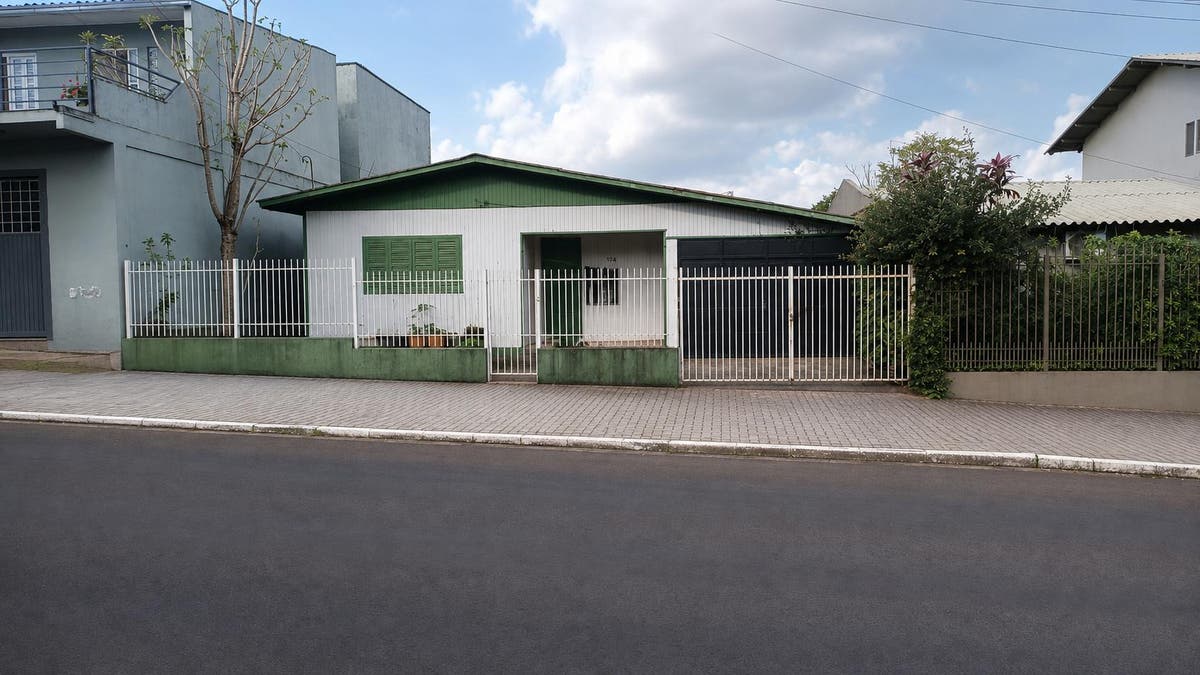 Terreno com casa Madeira - Lote/Terreno em São José, Ijuí - à venda - IMOBILIÁRIA SOLUÇÃO IMÓVEIS IJUÍ