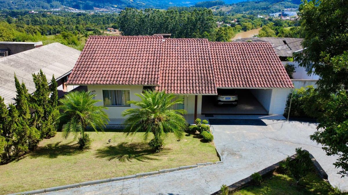 Casa de Alvenaria - Venda - 03 Dormitórios - Semi Mobiliada - Bela Aliança - Rio do Sul - Casa em Bela Aliança, Rio do Sul - à venda - Cifra Imóveis e Empreendimentos Imobiliários