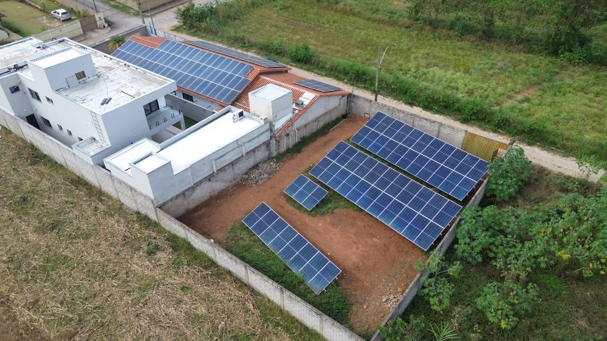 Investimento Estratégico: Terreno Urbano com Usina Solar de 21Kwp em Capim Branco/Mg - Lote/Terreno em Centro, Capim Branco - à venda - CAPIM BRANCO IMÓVEIS LTDA