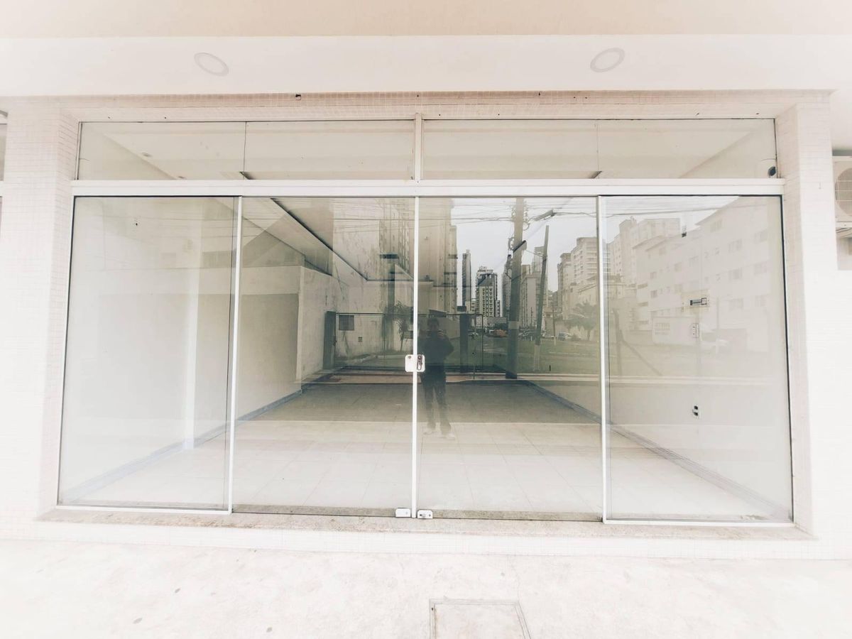 Sala Comercial com 60m² para Locação no Centro de Balneário Camboriu - Salas Comerciais em Centro, Balneário Camboriú - para locação - Desc Imóveis