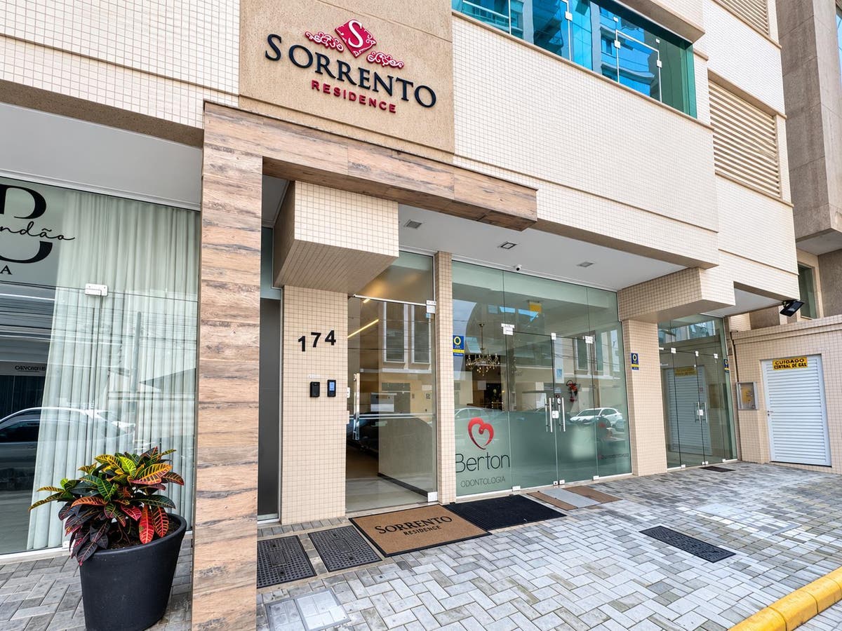 Apto — 3 dormitórios sendo 1 suíte — SORRENTO, Itapema/SC - Apartamento em Meia Praia, Itapema - à venda - Portal Imóveis Itapema