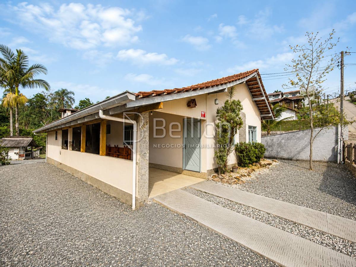 Casa à Venda em Timbó | Terreno de 900 m² no Bairro Vila Germer - Casa em Vila Germer, Timbó - à venda - Bellion Negocios Imobiliarios LTDA