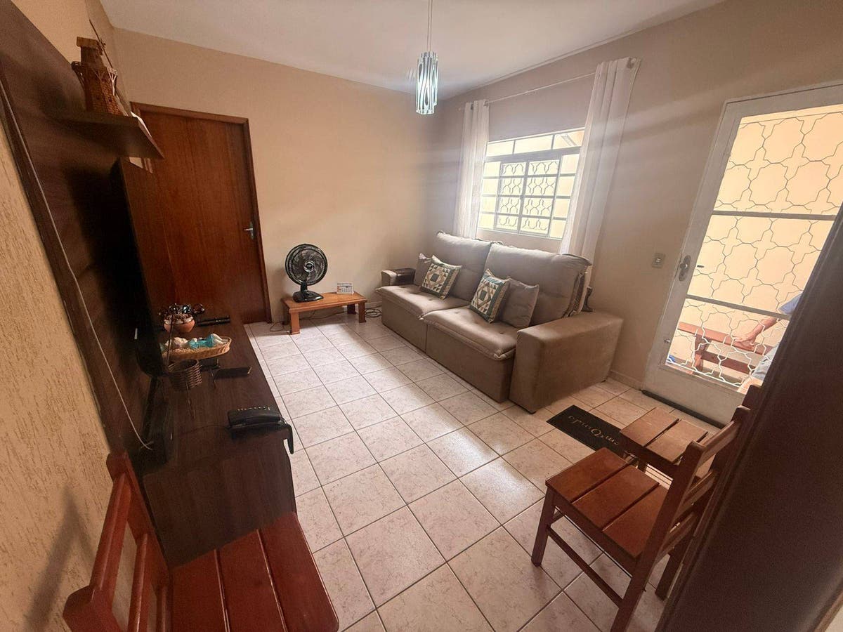 Casa a venda, Mobiliada 2 dormitórios, Campo Limpo Paulista-SP - Casa em Jardim das Palmeiras (Botujuru), Campo Limpo Paulista - à venda - Fiveh Soluções Imobiliárias