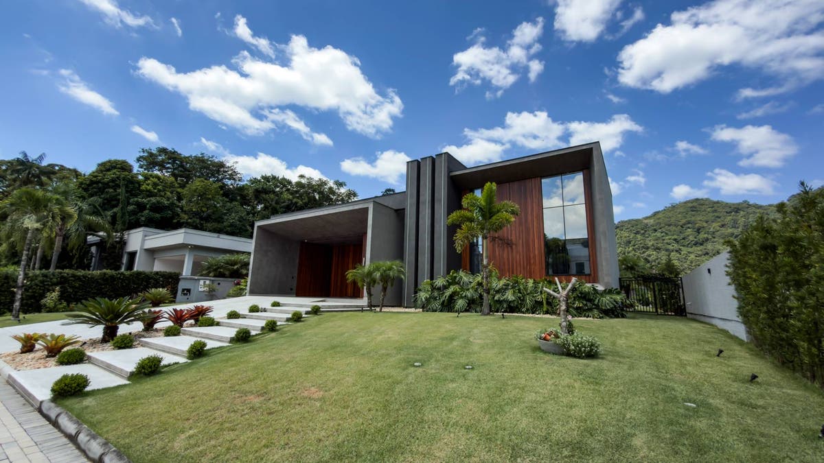 Casa Alto Padrão em Condomínio Fechado em Itapema - Casa em Itapema - à venda - Fabricio Arantes Consultor Imobiliário