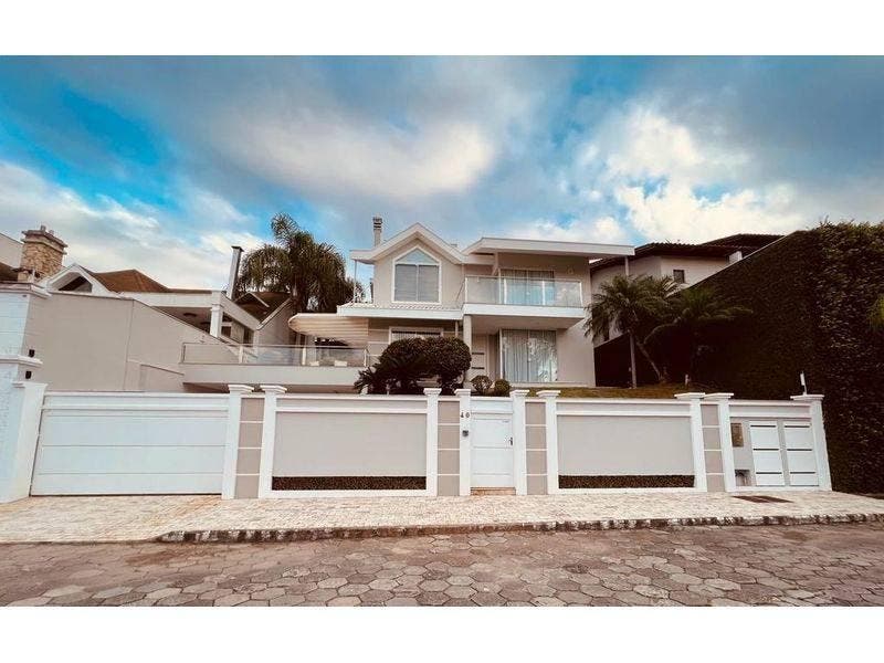 Casa com 3 quartos, Centro - Gaspar - Casa em Centro, Gaspar - para locação e à venda - Tomio Imoveis Ltda