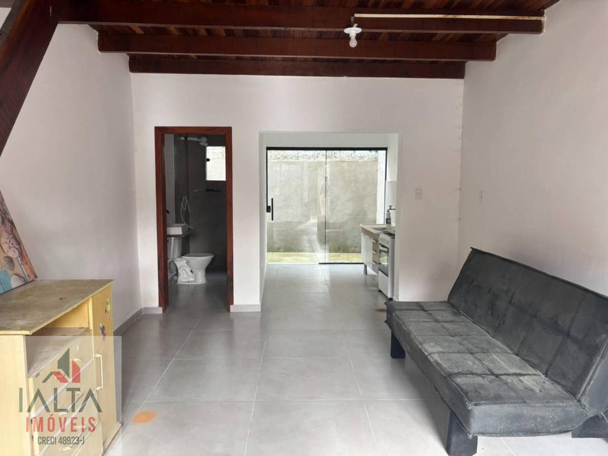 Sobrado a 500 m da Praia no Perequê-Açu | 2 Dormitórios s/ 1Suíte. - Casa em Perequê Açú, Ubatuba - à venda - IALTA IMOVEIS LTDA