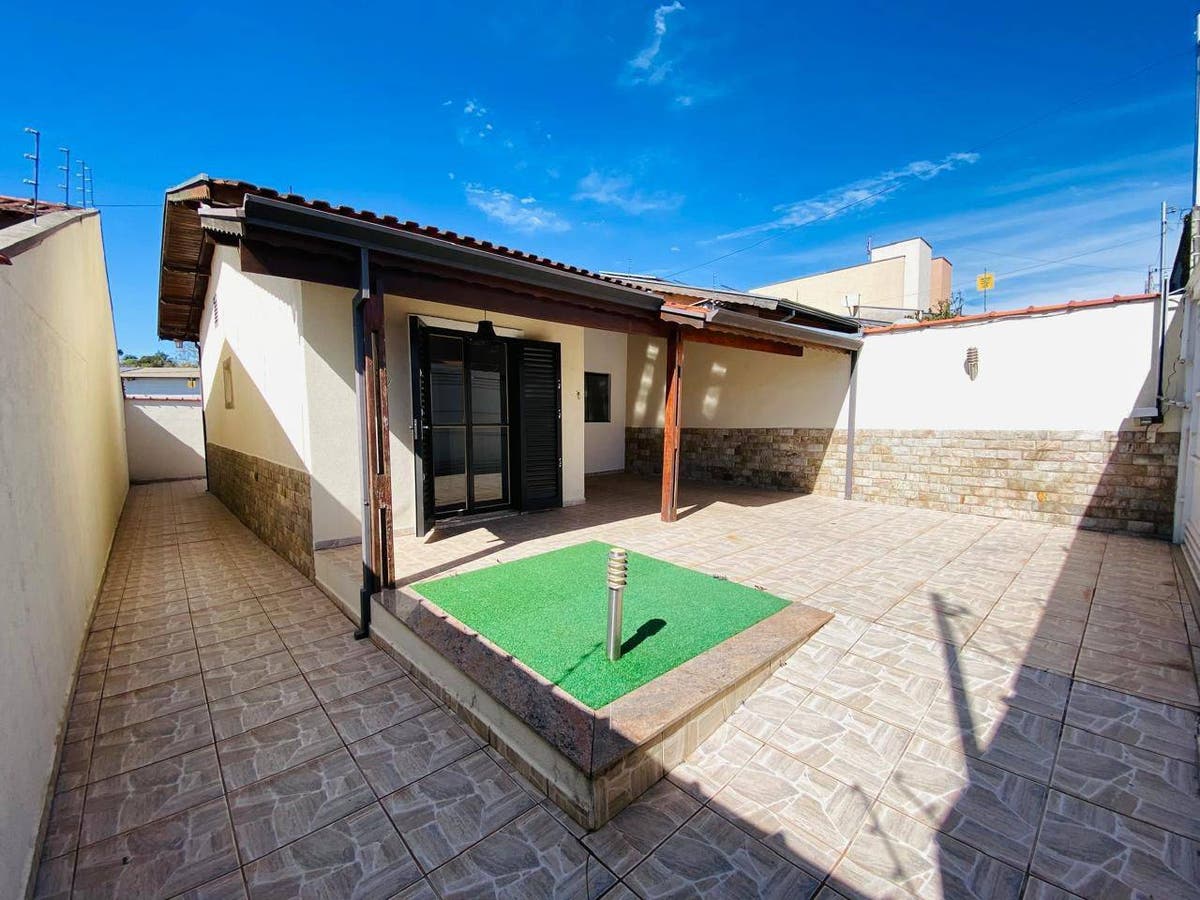 Casa à venda 2 quartos por R$ 379.000,00 - Itamaraty V - Poços de Caldas/MG - Casa em Jardim Itamaraty V, Poços de Caldas - à venda - Lago e Cunha Imóveis