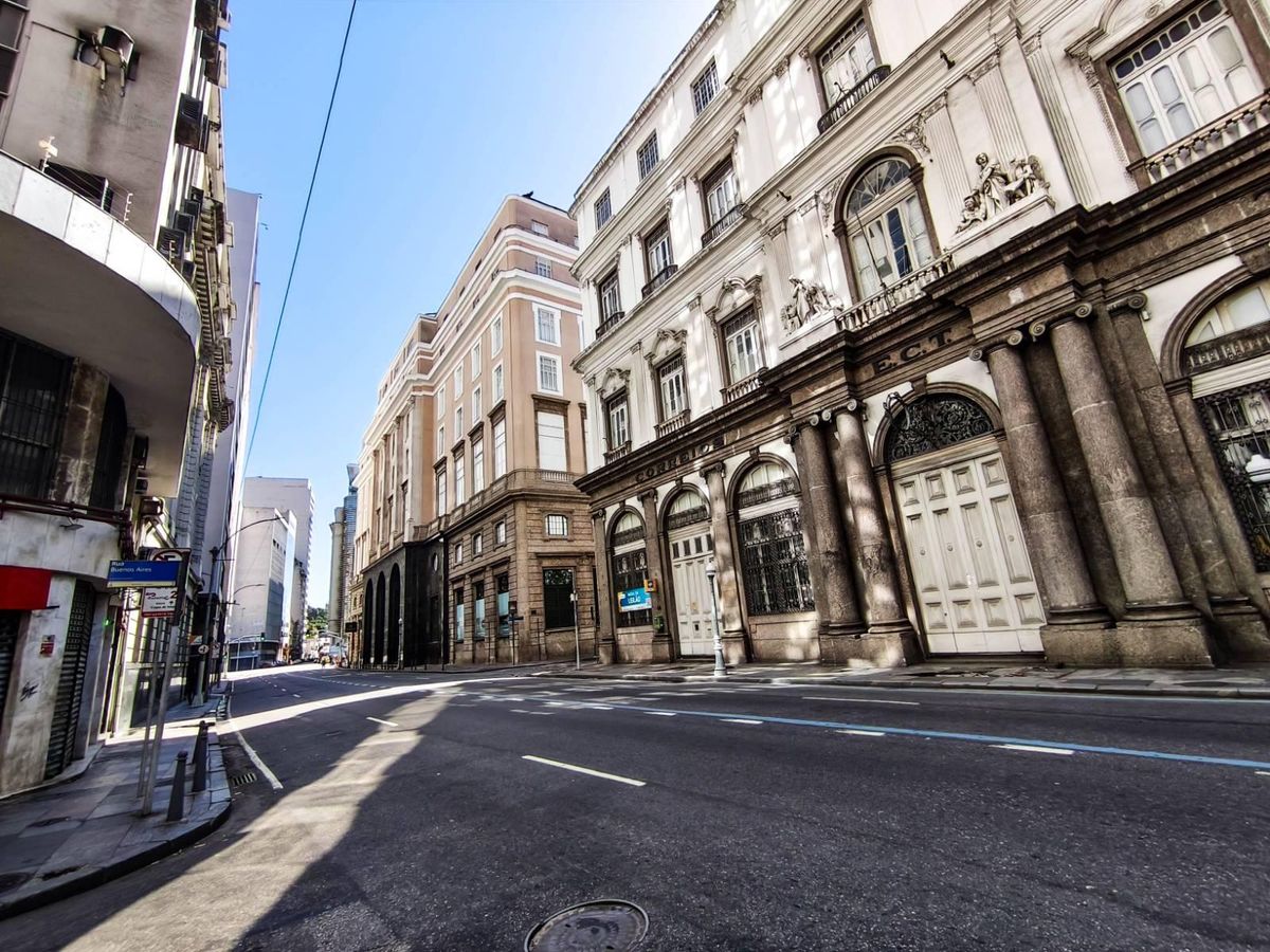 Sala comercial junto à Rua Primeiro de Março, em prédio de ótimo padrão, com vista panorâmica, inclusive para a Ilha Fiscal. - Salas Comerciais em Centro, Rio de Janeiro - para locação - MIGUEZ IMOBILIÁRIA