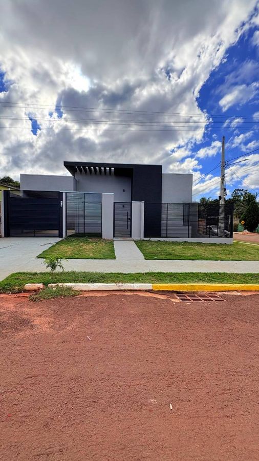 Casa com 3 quartos, Milani - São Gabriel do Oeste - Casa em Milani, São Gabriel do Oeste - à venda - Bovicenter Negócios Imobiliários LTDA