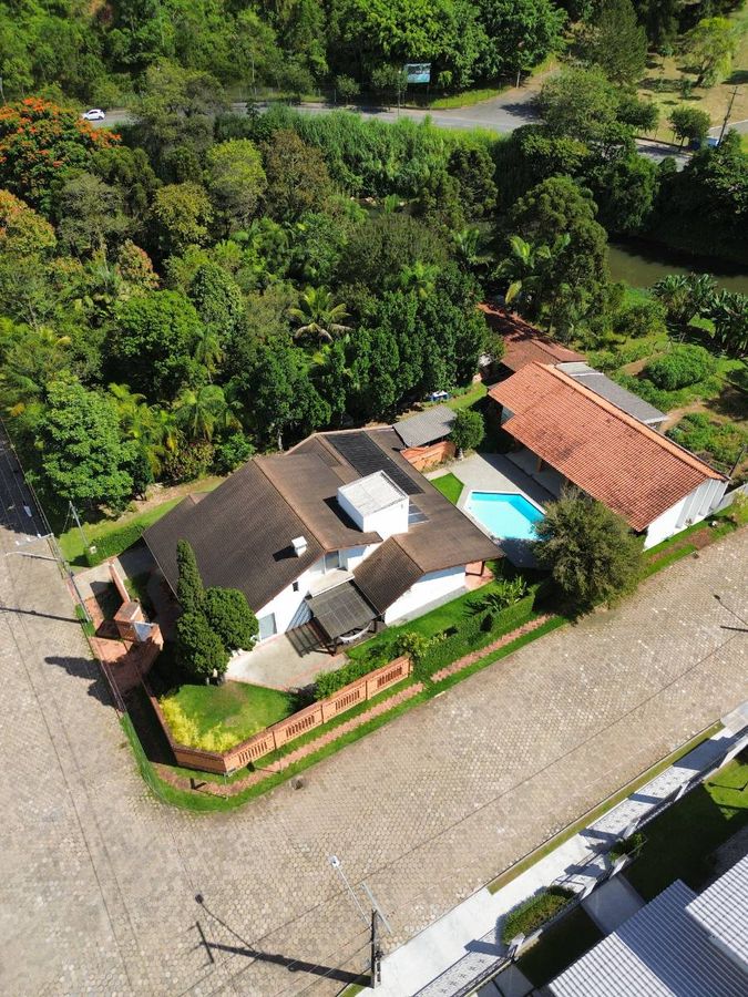 CASA COM 2 SUÍTES + 3 QUARTOS, BARRA DO RIO CERRO - Casa em Barra do Rio Cerro, Jaraguá do Sul - à venda - IMOB Imóveis