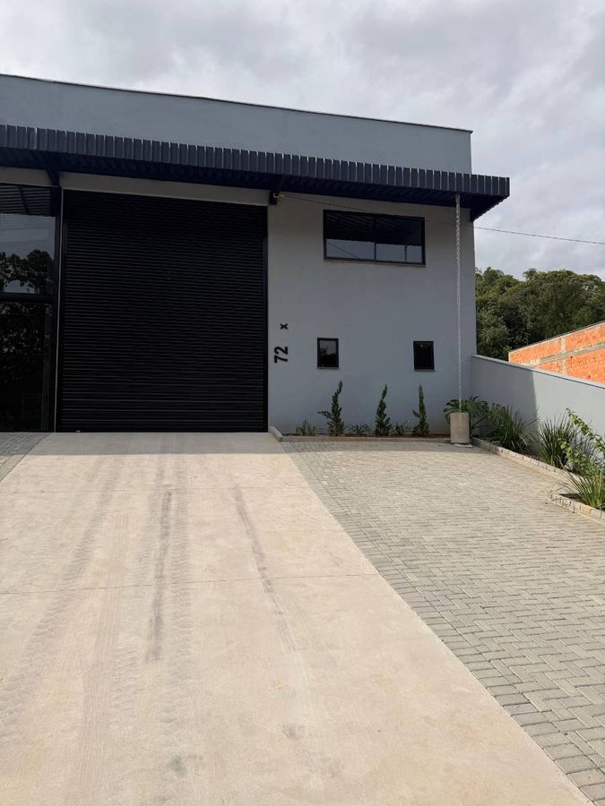 Galpão de 244 m² no Bairro Nereu Ramos - Galpão em Nereu Ramos, Jaraguá do Sul - para locação - CONSTRUTORA O.R. LTDA