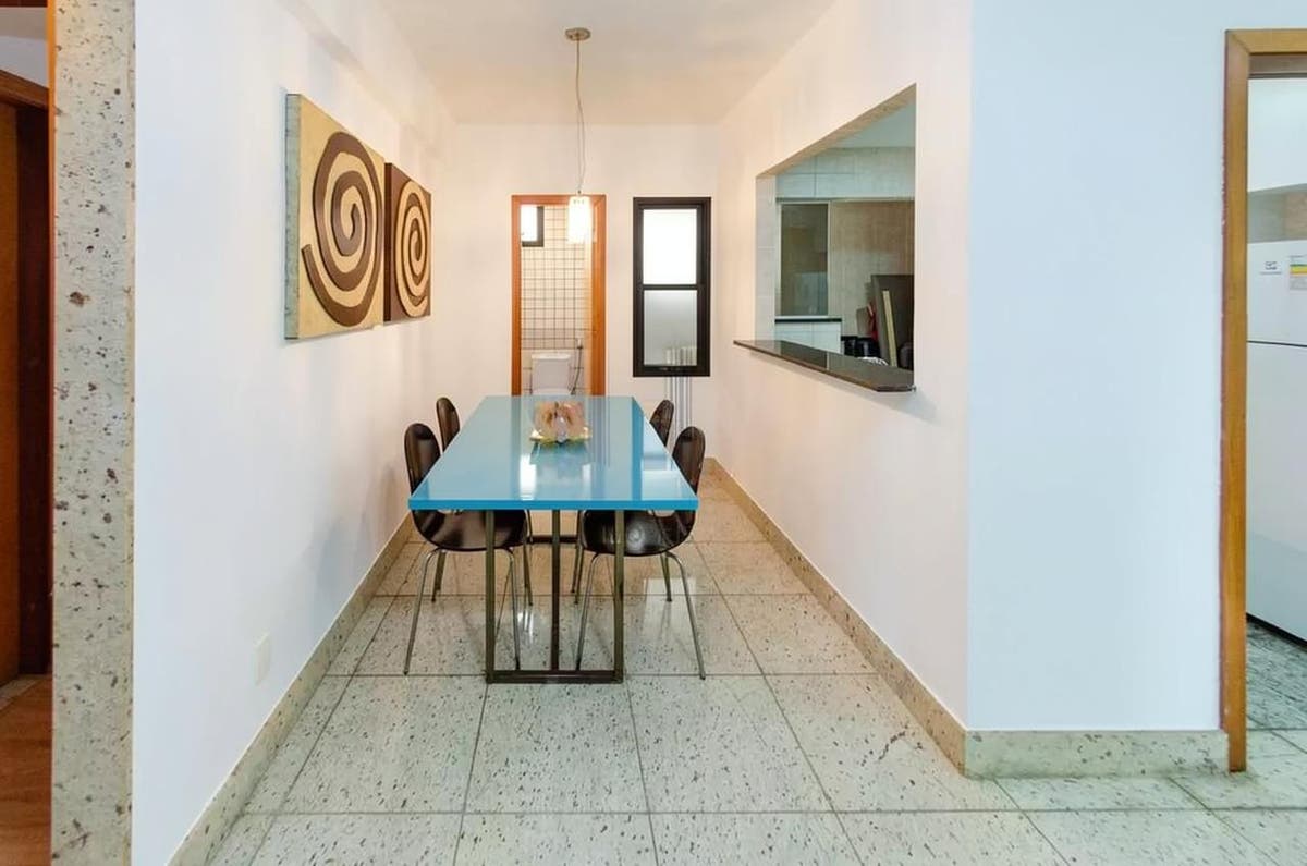Sala de jantar com acabamento em alvenaria