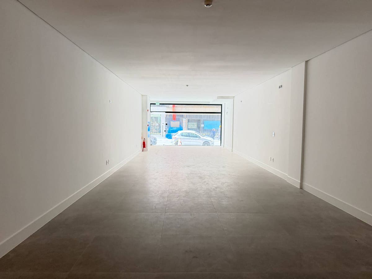Sala Comercial 112m² para Alugar - Meia Praia, Itapema - Loja em Meia Praia, Itapema - para locação - JSobrinho Imóveis