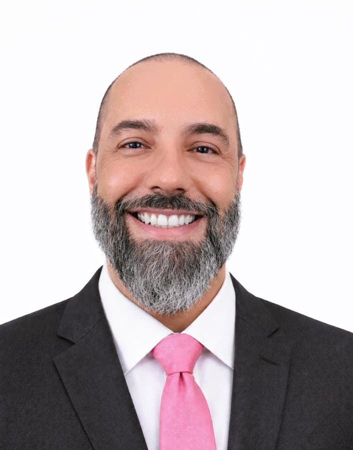 LEANDRO CORA