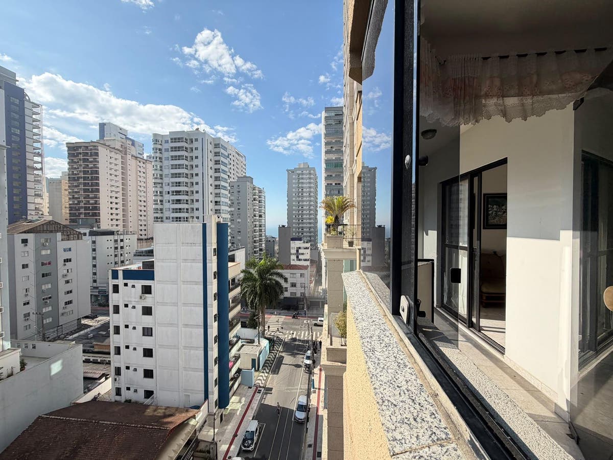 Apartamento com vista mar a venda semi mobiliado com 2 quartos, sacada com churrasqueira a carvão no centro de Balneário Camboriú - Apartamento em Centro, Balneário Camboriú - à venda - IMEX INVESTIMENTOS LTDA