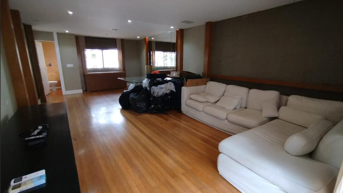 APARTAMENTO VENDA - RUA BELA CINTRA - CONDOMÍNIO EDIFÍCIO BARCELONA - Apartamento em Consolação, São Paulo - à venda - Um Imóvel