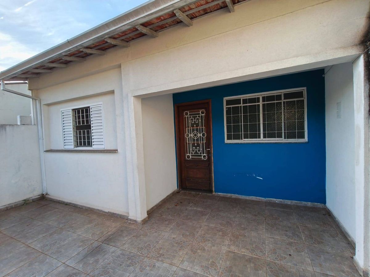 Casa com 2 Quartos, Lavanderia Coberta, Quintal e Garagem para Alugar no Centro - Avaré - Casa em Centro, Avaré - para locação e à venda - CRYSTAL IMÓVEIS
