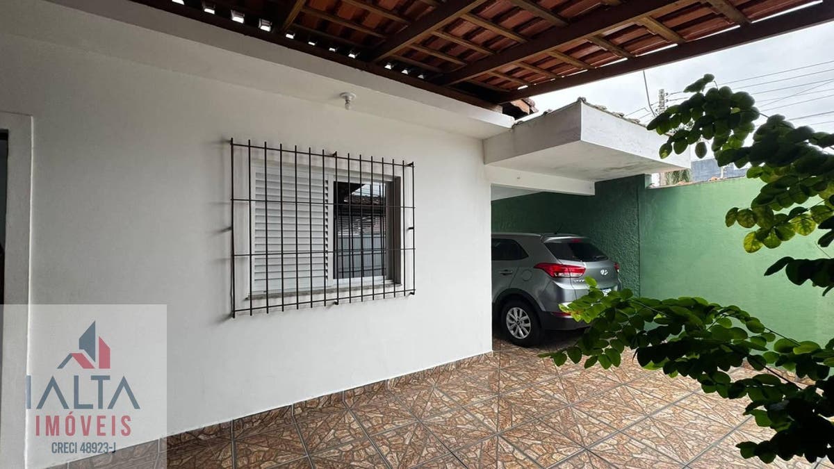 Casa de 2 dormitórios com edícula no Centro, Caraguatatuba/SP - Casa em Centro, Caraguatatuba - à venda - IALTA IMOVEIS LTDA