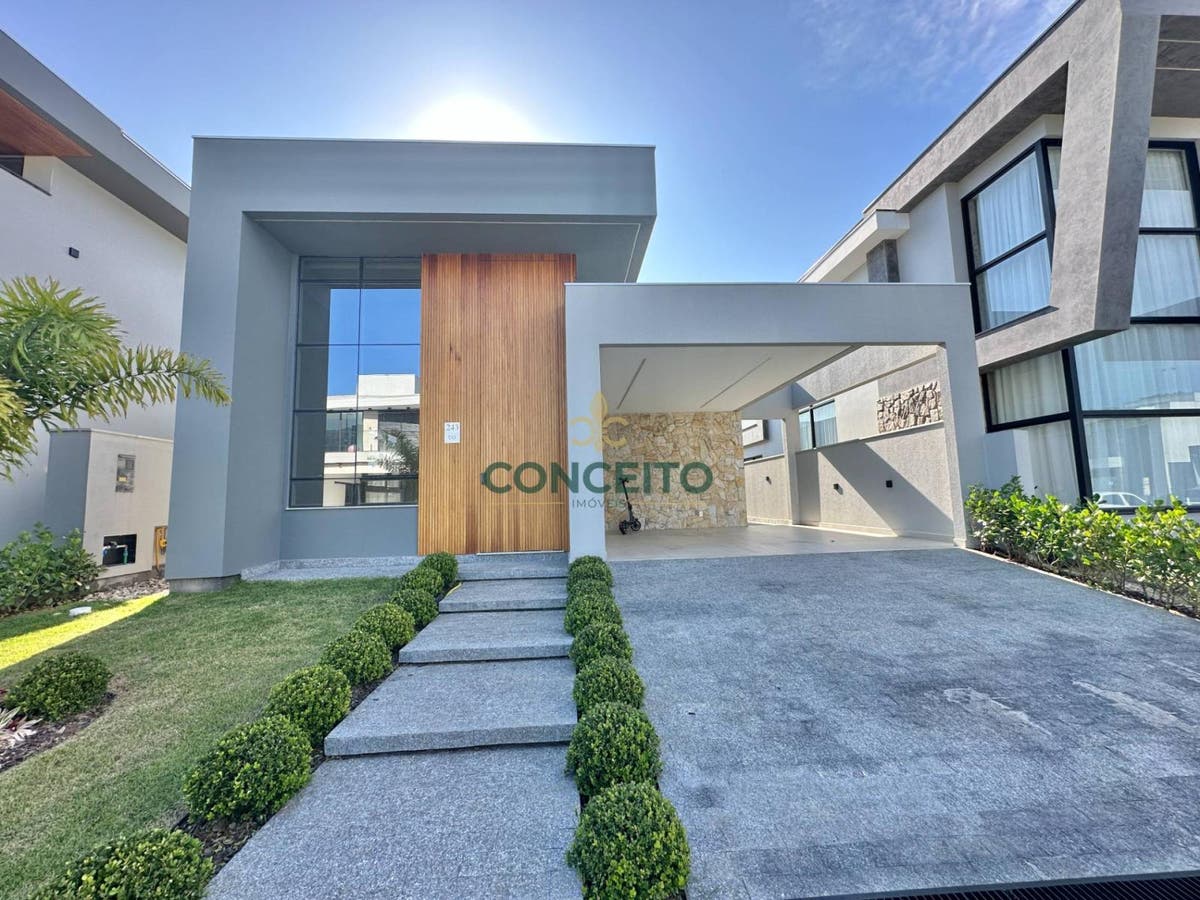 Casa a venda com 3 quartos sendo 1 suíte no condominio Reserva da Pedra , com vista deslumbrante para o lago! Palhoça / SC - Casa em Pedra Branca, Palhoça - à venda - Conceito Imóveis