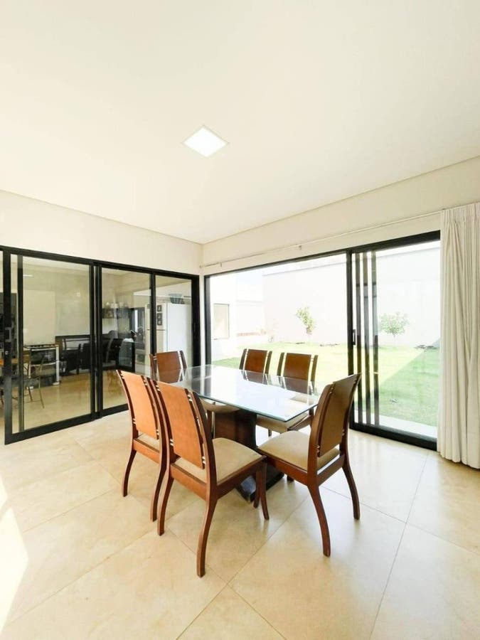 Foto 3 — Sobrado disponível para locação no Condomínio Villa Capri, Rio Verde-GO