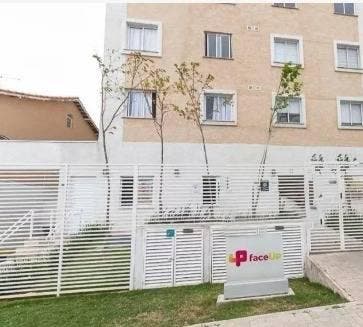 Moderno, retangular, minimalista, de concreto, funcional.