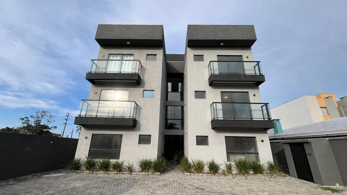Apartamento no 1° andar, 02 quartos (sendo 01 suíte), 600 metros da praia em Itapoá SC! - Apartamento em Centro, Itapoá - à venda - SBGLOBAL Imobiliária