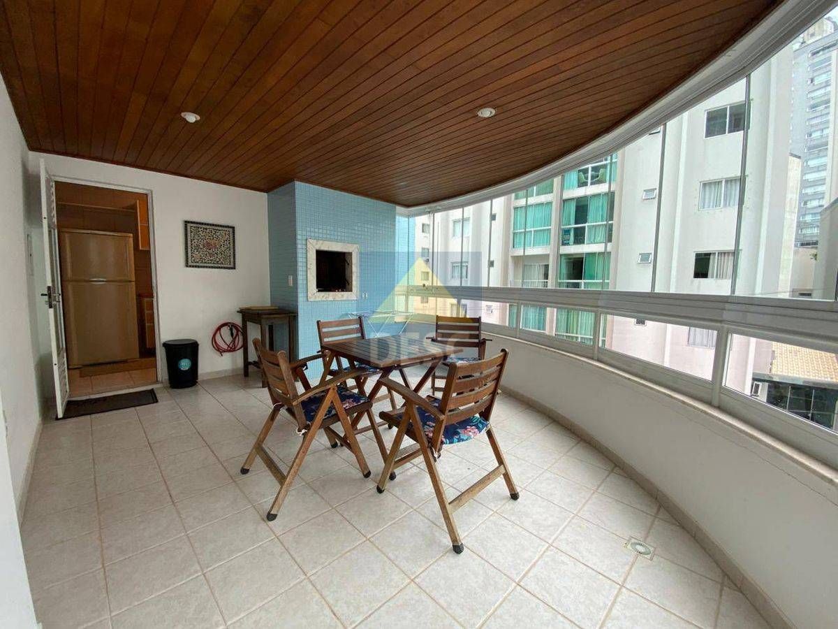Apartamento mobiliado com 2 dormitórios na quadra do mar – Rua 3710, Balneário Camboriú - Apartamento em Barra Sul, Balneário Camboriú - para locação - Desc Imóveis