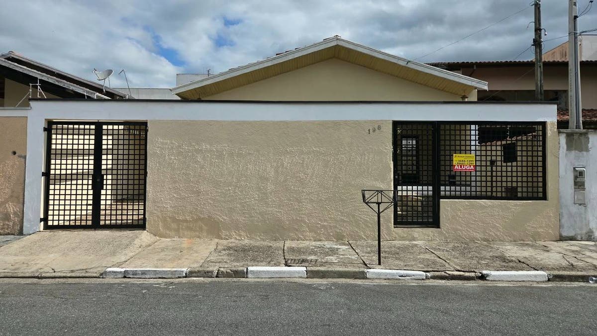 Casa com 3 quartos para Locação, Jardim do Ypê - Pindamonhangaba - Casa em Jardim do Ypê, Pindamonhangaba - para locação - EDSON DERRICO IMOVEIS LTDA