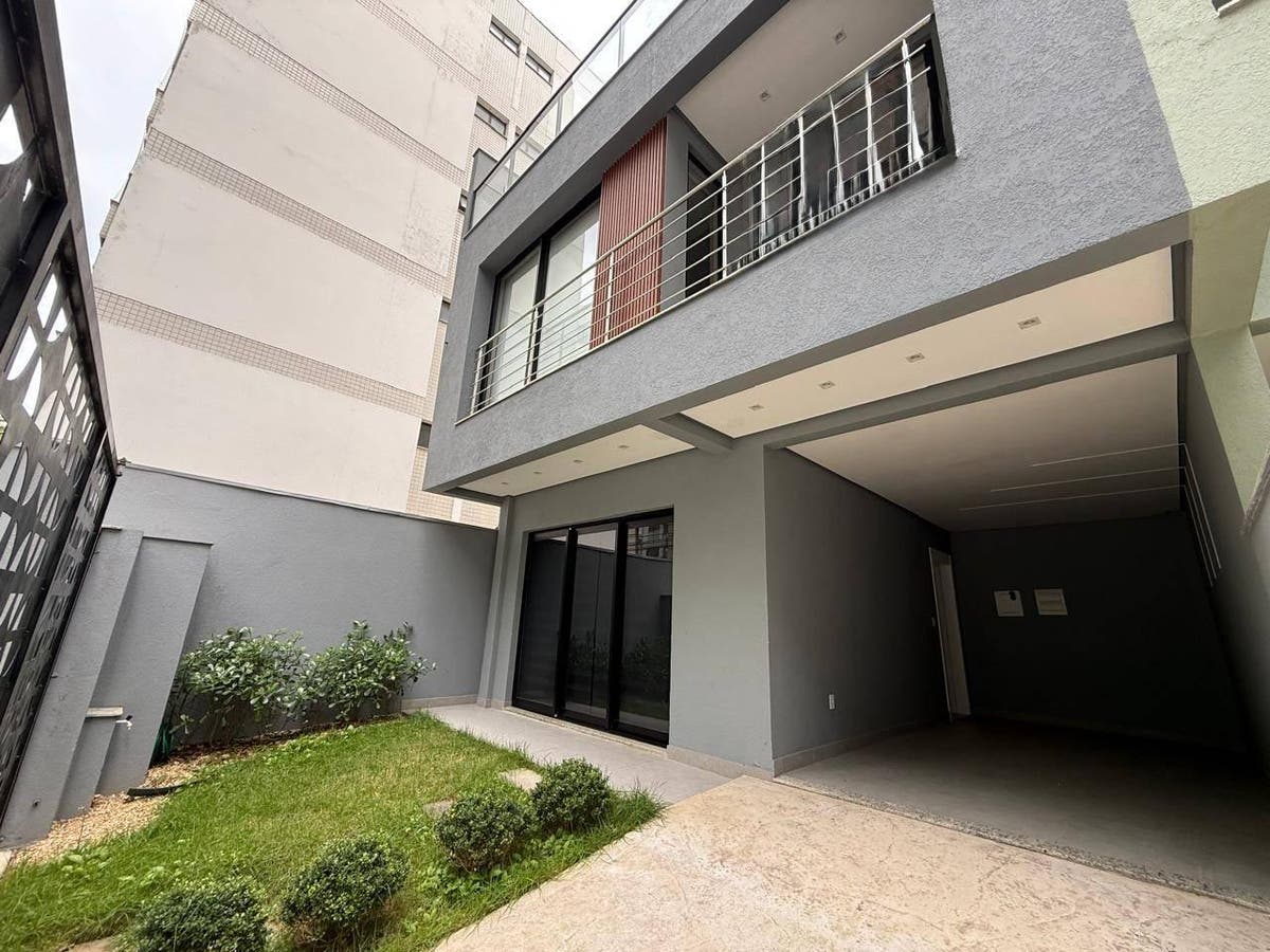 CASA TRIPLEX - QUADRA MAR - CENTRO DE BALNÁRIO CAMBORIÚ - Casa em Centro, Balneário Camboriú - para locação - Brava Norte Imóveis