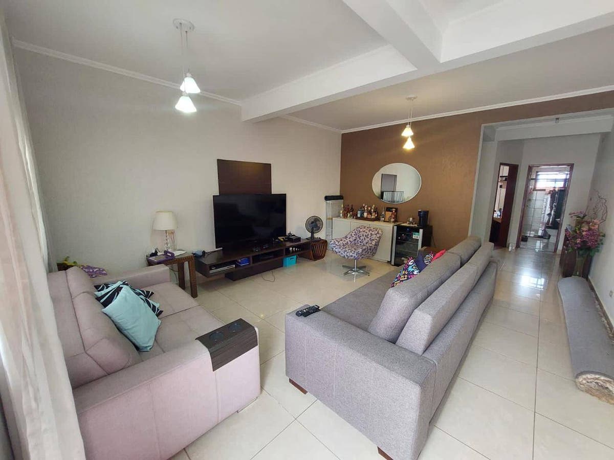 Casa Ampla de 235m² no Coração do Jardim Emília – Sorocaba/SP - Casa em Jardim Emília, Sorocaba - à venda - Imobiliária Romano