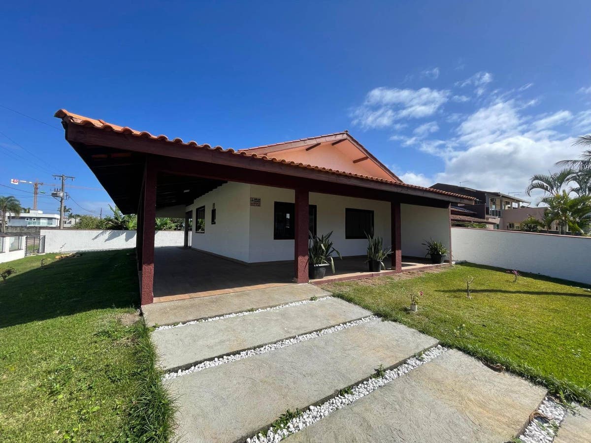 Casa Com 155,53m², Á 350 Metros da praia! - Casa em Barra do Sai, Itapoá - à venda - Imobiliaria Patricia Claudino