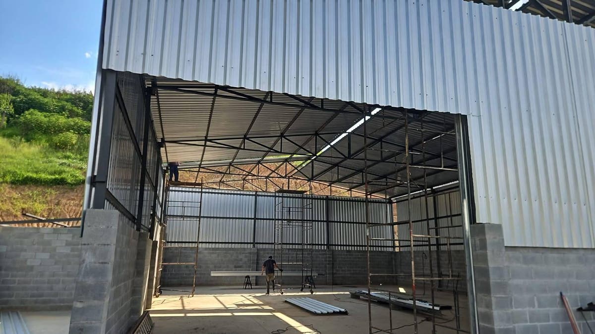 Galpão com 300m² - Taboleiro Verde - Cotia/SP - Armazém em Taboleiro Verde, Cotia - para locação - Alfa Negócios