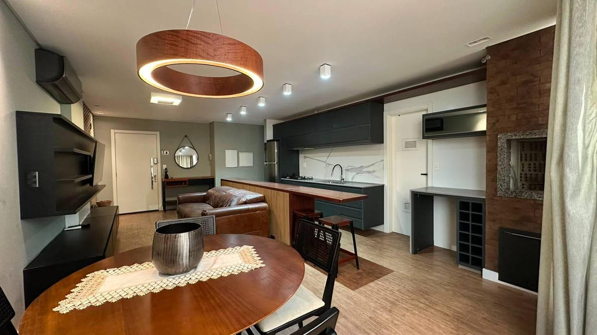 APARTAMENTO MOBILIADO E EQUIPADO NA RUA CAMBORIÚ NO CENTRO DE ITAJAÍ - Apartamento em Fazenda, Itajaí - para locação - Brava Norte Imóveis