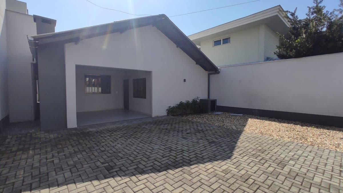 Casa com 4 dormitórios para alugar, 132 m² por R$ 3.900,00/mês - Vila Nova - Jaraguá do Sul/SC - Casa em Vila Nova, Jaraguá do Sul - para locação - Imobiliária Piermann