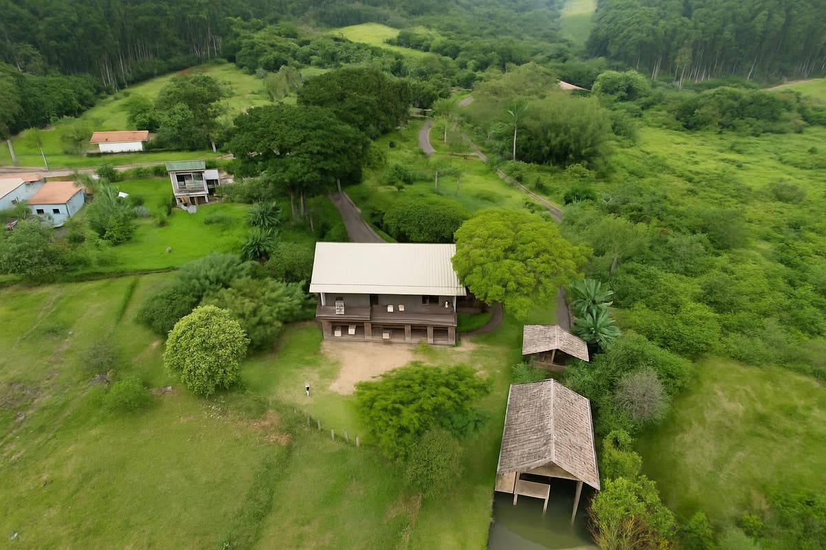 Fachada do Sítio (melhorada por IA)