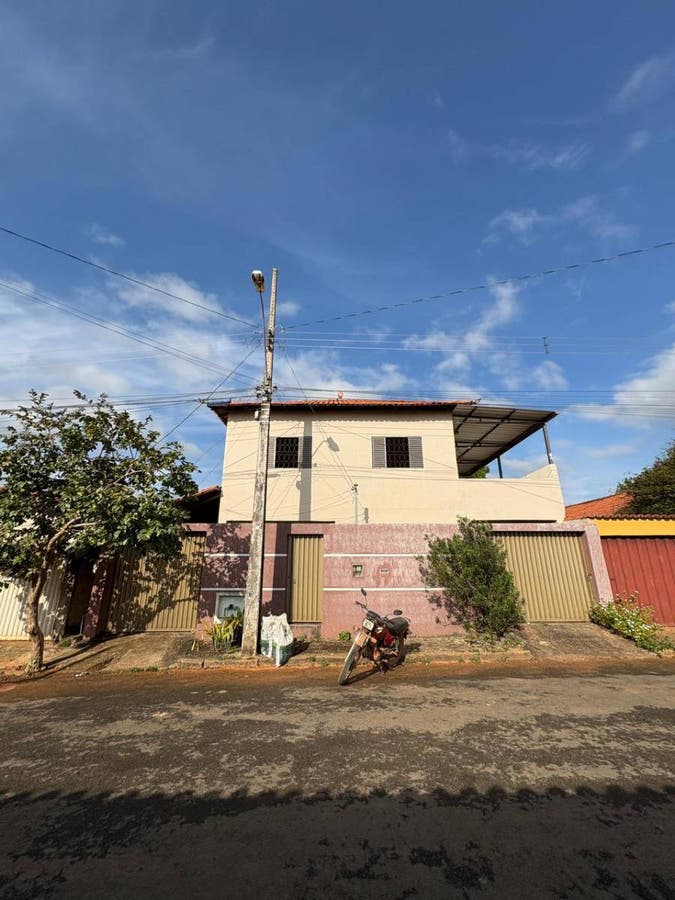 Sobrado com 3 quartos, São Pedro - Abaeté - Sobrado em São Pedro, Abaeté - à venda - Multiplus Negocios e Imoveis LTDA