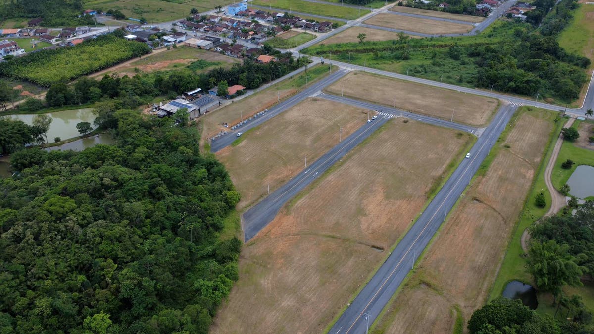 TERRENO NO LOT. VICTÓRIA DE 330M² À 520M² | RIO HERN - Lote/Terreno em Rio Hern, Schroeder - à venda - D2 Imóveis