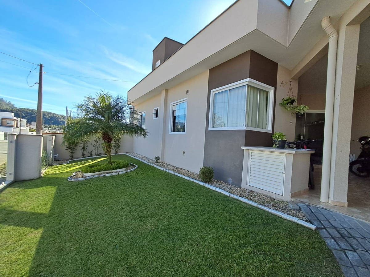 Casa para Venda Ref: 6778 - Casa em Jaraguá 99, Jaraguá do Sul - à venda - HAUS IMÓVEIS LTDA
