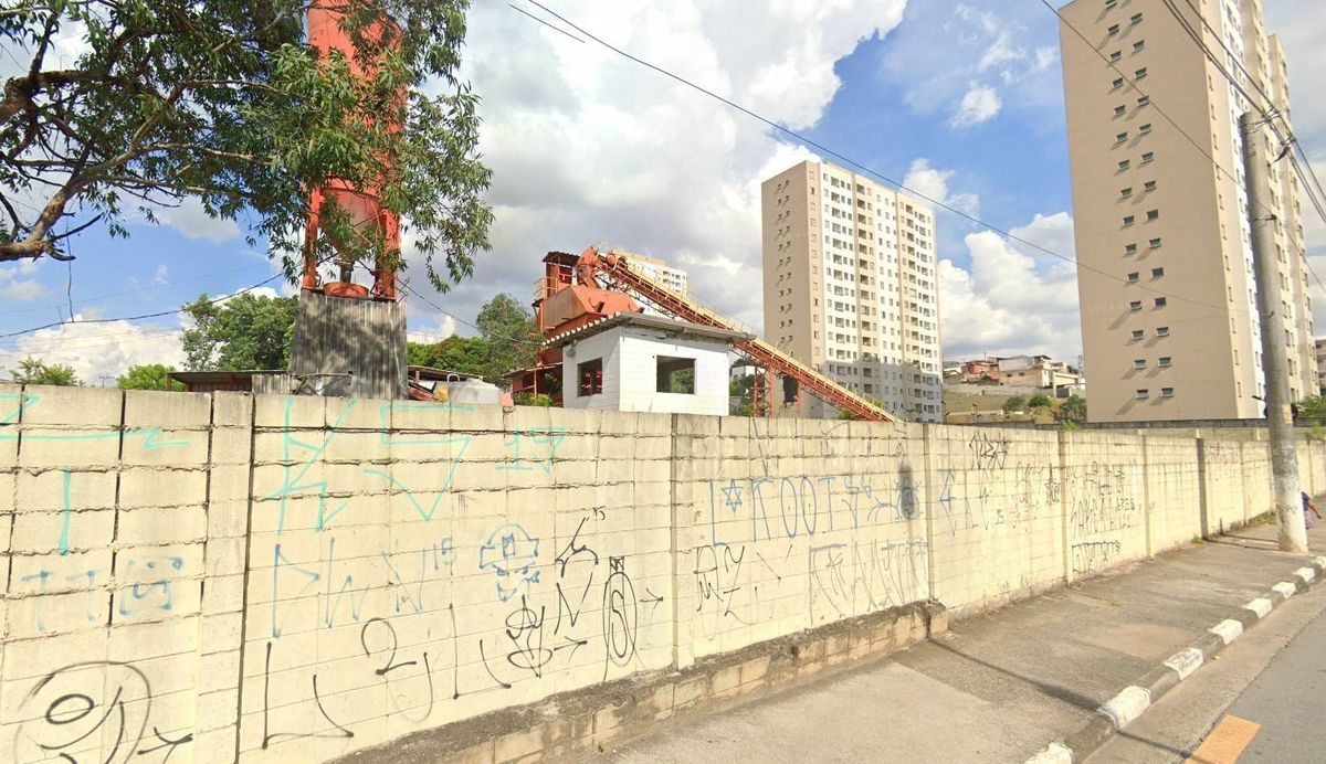 Galpão / Depósito / Armazém para alugar, 4800m² - Jardim Felipe - Galpão em Jardim Felipe, Carapicuíba - para locação - PERENNIAL ASSESSORIA E SERVIÇOS LTDA EPP