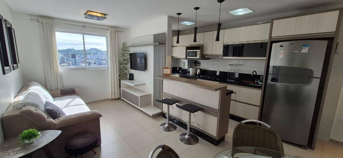 APARTAMENTO 2 DORMITÓRIOS SENDO 1 SUÍTE, CHURRASQUEIRA A CARVÃO, MOBILIADO COM 2 VAGAS PRIVATIVAS GRANDES A VENDA NO BAIRRO NAÇÕES - Apartamento em Nações, Balneário Camboriú - à venda - CRISTINA DA SPEROTTO IMOBILIÁRIA LTDA