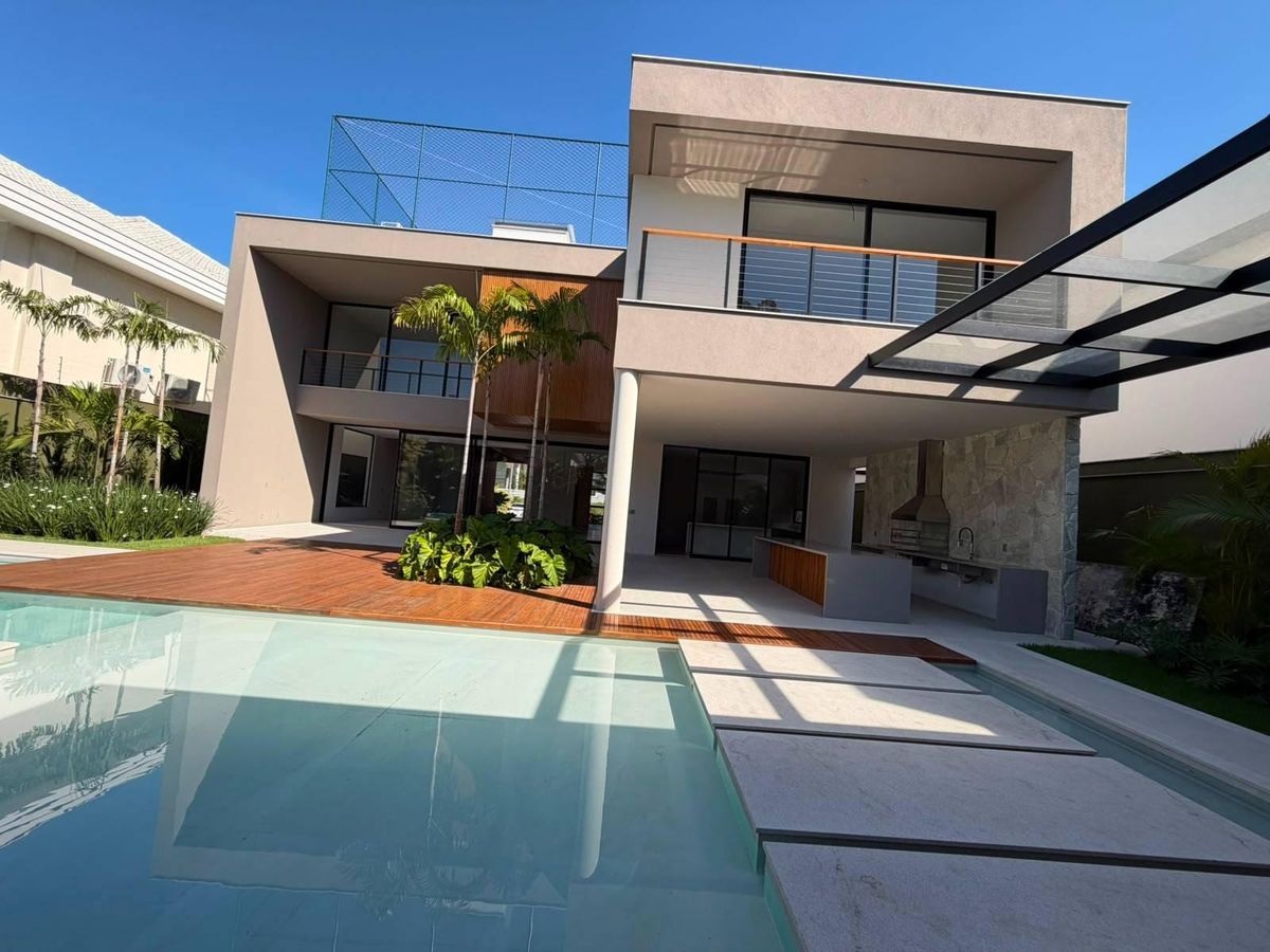 Casa de 1ª Locação à venda em Condomínio de Luxo no Santa Mônica, Barra da Tijuca - Rio de Janeiro. - Casa de Condomínio em Barra da Tijuca, Rio de Janeiro - à venda - Ativa Imobiliária LTDA