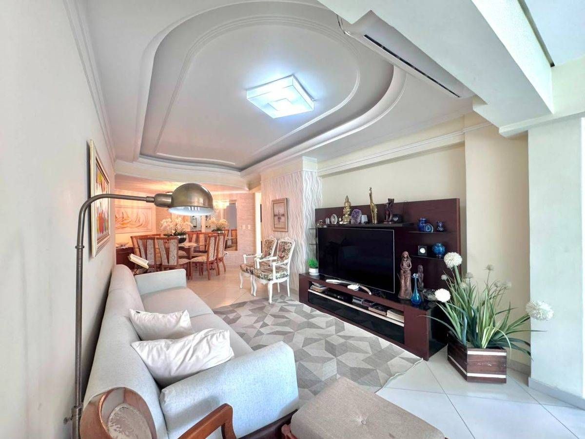 Apartamento diferenciado com 3 dormitórios e 2 vagas á venda na Avenida Brasil em Balneário Camboriú - Apartamento em Centro, Balneário Camboriú - à venda - Desc Imóveis