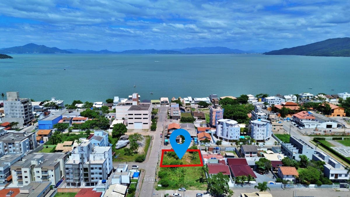 TERRENOS EM CANTO GRANDE Á VENDA APENAS 130 METROS DO MAR - Lote/Terreno em Canto Grande, Bombinhas - à venda - Lucas Da Silva
