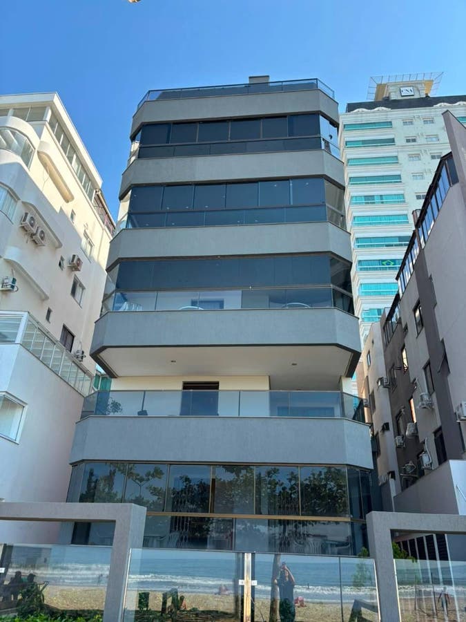 Apartamento com 03 dormitórios de frente Mar - Apartamento em Meia Praia, Itapema - para temporada - SAVOIA IMÓVEIS