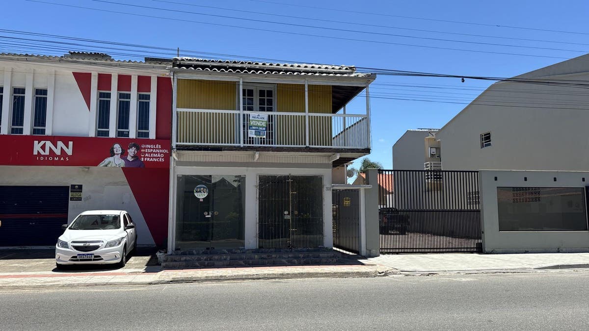 Casa com salas comerciais e kitnet - Casa em Progresso, Laguna - à venda - Imobiliária Realize Ltda